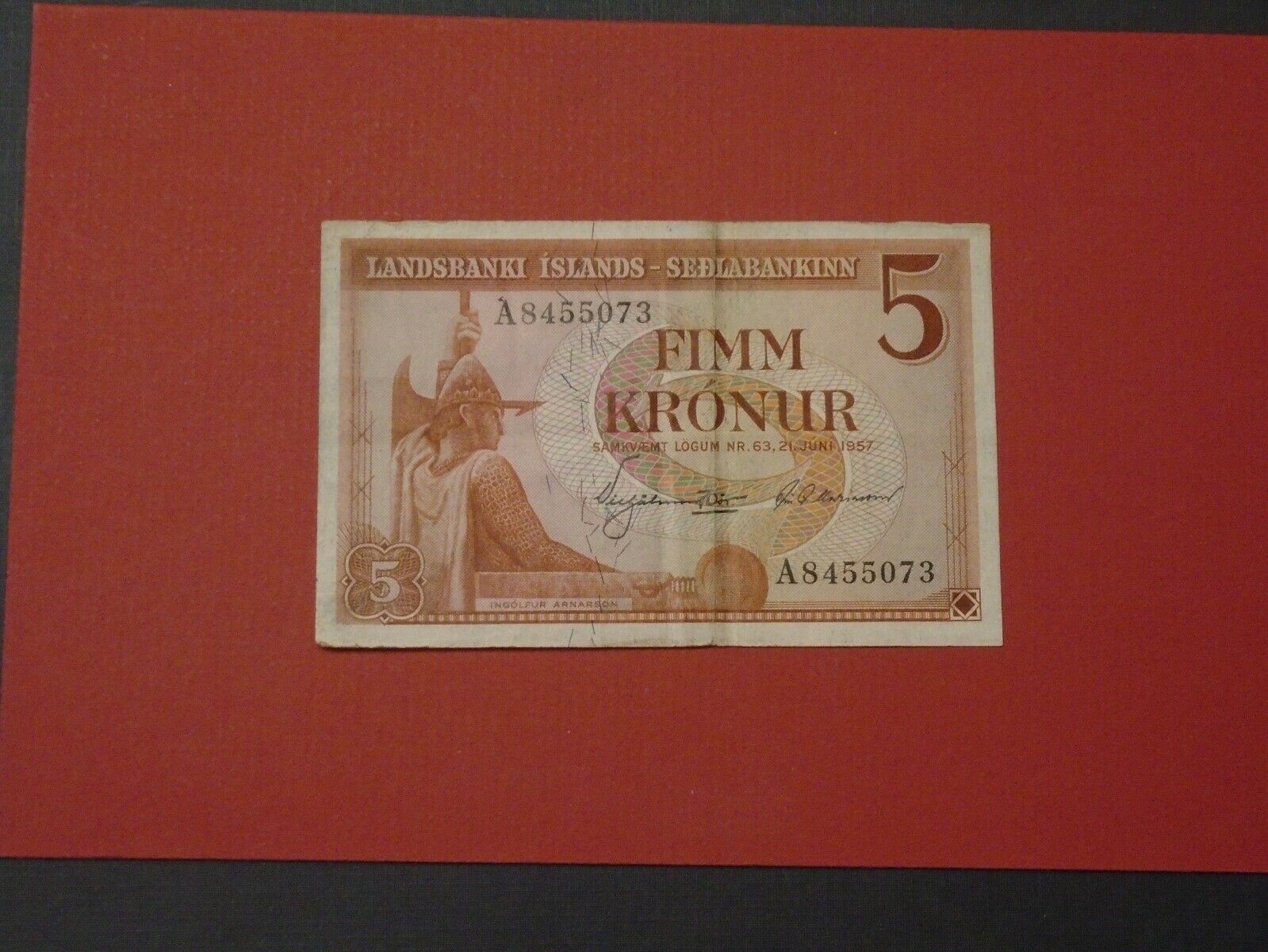 Iceland 1957 5 Kronur Circulated Banknote P-37b